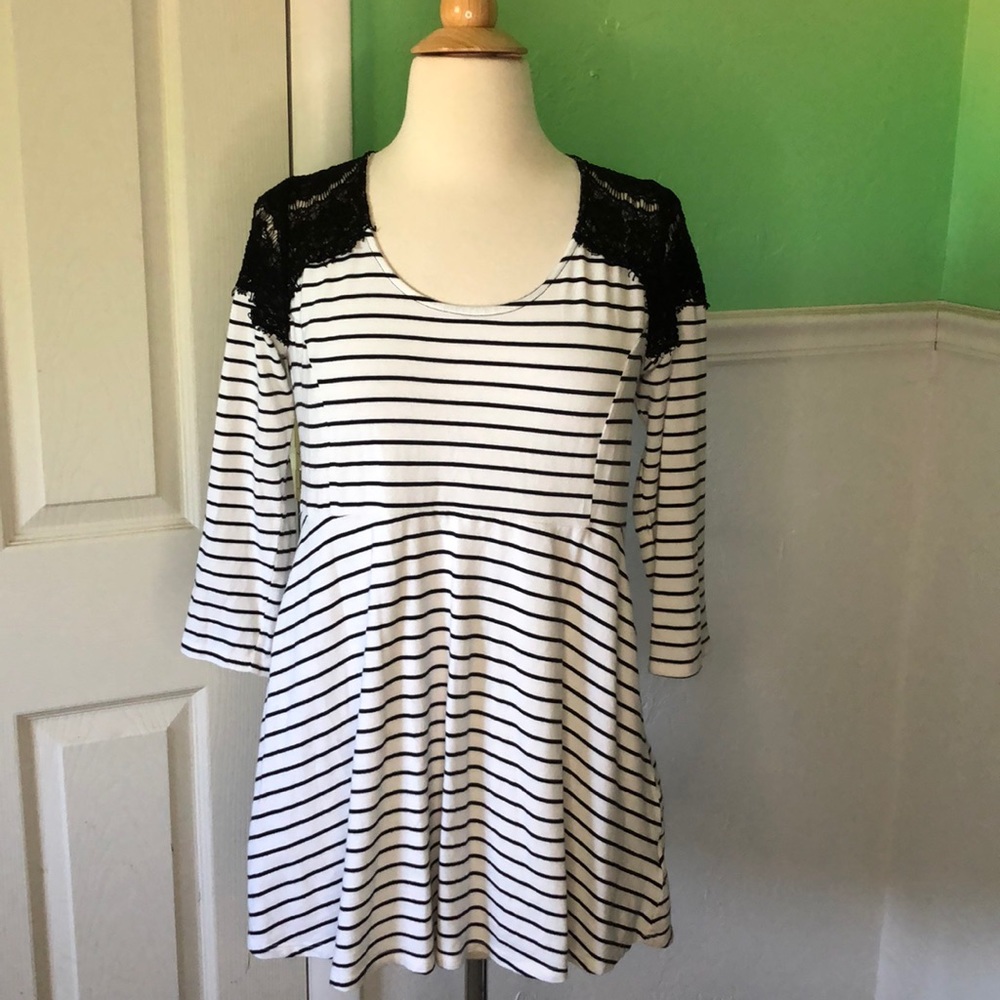Motherhood Maternity Shirt-Size Small